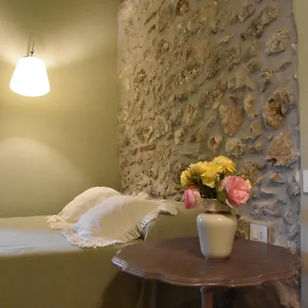 La Vecchia Scuola 3*