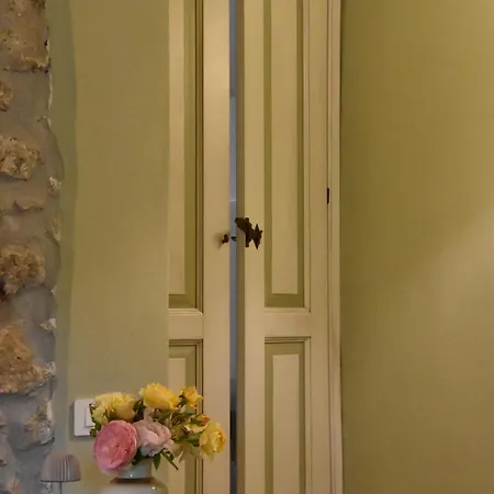 La Vecchia Scuola 3*