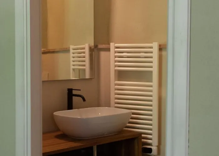 La Vecchia Scuola 3*